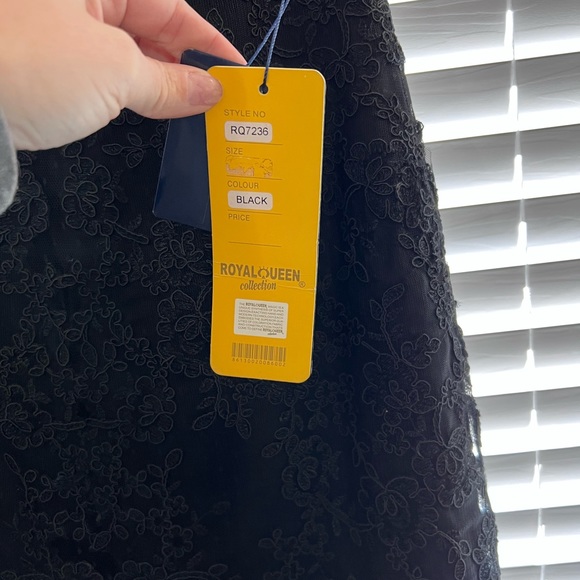 Royal Queen gown - Picture 5 of 6